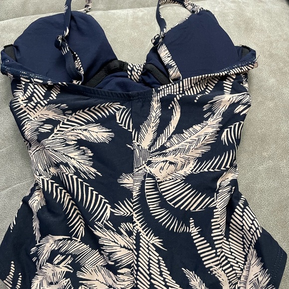 NWT Robin Piccone Chandy tie front one piece swimsuit - Picture 3 of 9
